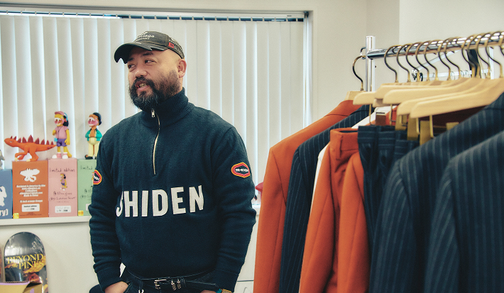 スタイリスト服部 昌孝氏が「UNITED ARROWS & SONS」で描いた、クラシックを“学ぶ”ドレスコレクション。