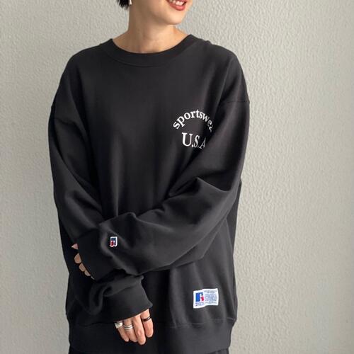 別注スウェットを大人っぽく。