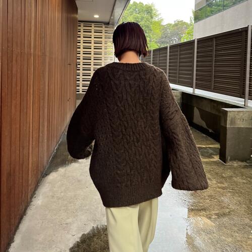 透かし編みニットに惚れ惚れ