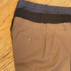 大人に似合う春スラックス