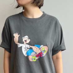 ユニセックスで着たいTシャツ。