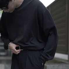 上質なウールTシャツが入荷。