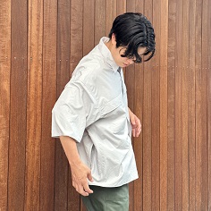 夏の主役は半袖シャツ！