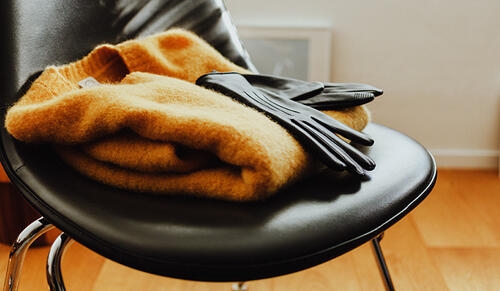 ニットと小物、ベストな組み合わせ－BUYNOW－