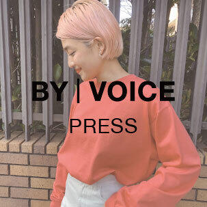 【WOMEN'S】心弾むオーラリーとの別注Tシャツ