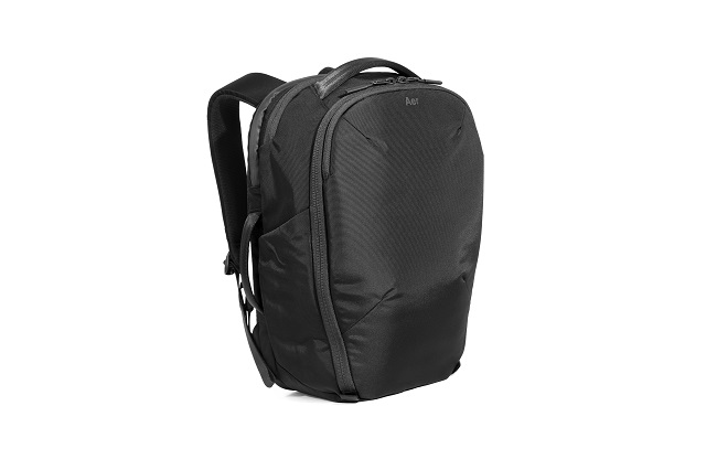 AER61002_propack24l_black_34hero.jpg