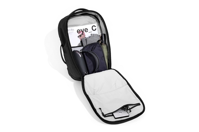 AER61002_propack24l_black_interior.jpg