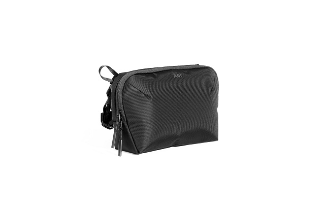 AER61003_prosling_black_34hero.jpg