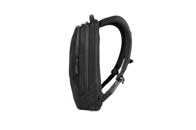 AER61004_propackslim_black_sideright.jpg