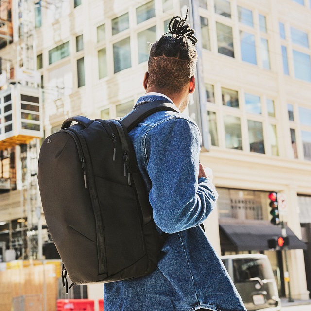 Aer_procollection_lifestyle_propack24L_5-s.jpg