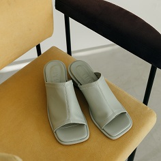 カバードミュール サンダル