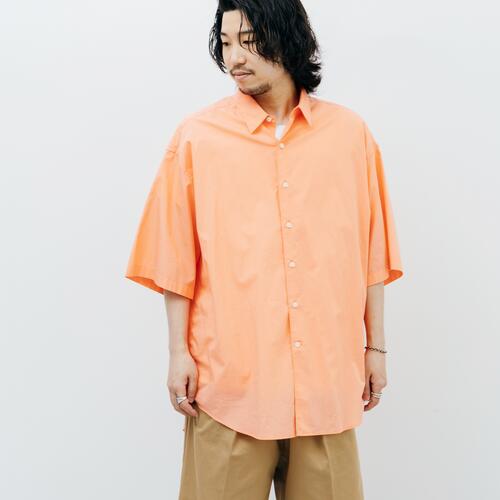 "ポップにこなれるシティリラックスシャツ"