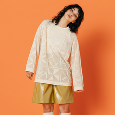 "気分変えてみる!?１枚でサマになる透かし編みニット"