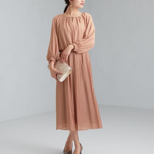 【30代・40代】結婚式の服装マナーを紹介。上質な大人スタイルでお祝いしよう