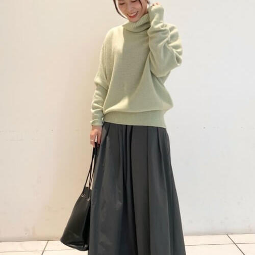 ミントグリーンで作る爽やかコーデ。合う色や季節別の取り入れ方も紹介