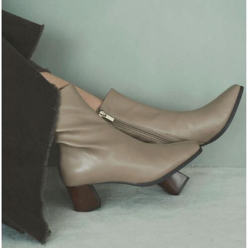 レディースブーツの種類や特徴を解説！ 秋冬ムードを足元から盛り上げて