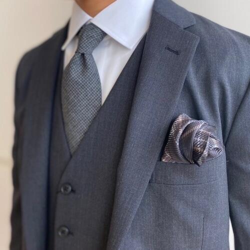 大切な人へ贈るネクタイの選び方。合わせてプレゼントしたいアイテムも紹介