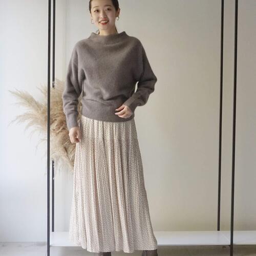 2021‐22冬のスカートコーデはXラインを意識して。フェミニンがキーワード