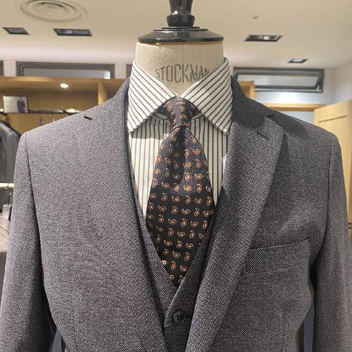 【洗濯可・防シワ・ストレッチ】秋冬の定番！バーズアイ生地のスーツ