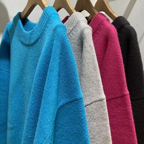 低身長スタッフが選ぶカラーニット