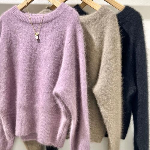 普段の服を華やか仕様に、 デザインニットのハレの日コーディネート