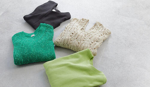 パーソナルカラーで見つける自分に似合うトップス  KNIT／CUT＆SEWN 