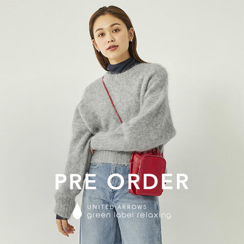 シーズンムードを高めるふんわりとした素材感が魅力のニット