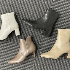 秋一足目のショートブーツは決まりましたか？