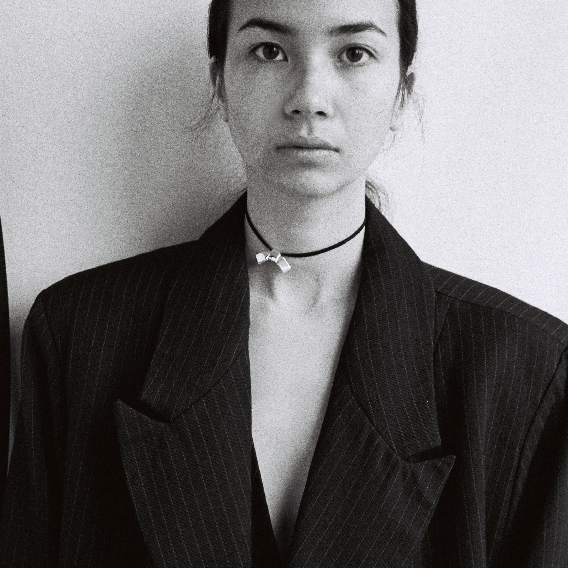 petite_cravat_necklace_1.jpg