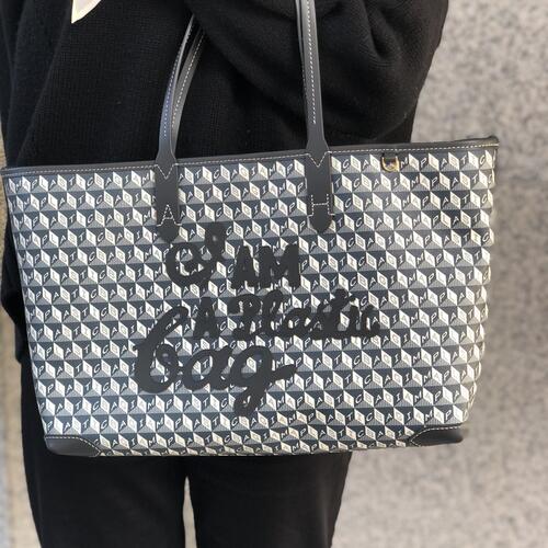 『I AM A Plastic Bag』