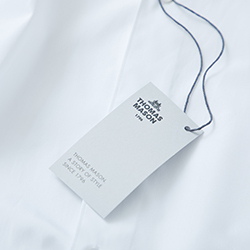 ポプリンの茶色いシャツ