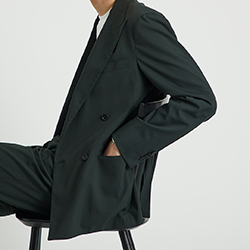 見た目はスーツ、着心地はシャツ