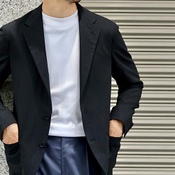 優雅な羽織りもの