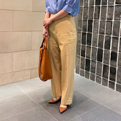 夏のおしゃれにリネンパンツ