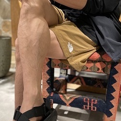 とりあえず"シャカシャカの短パン"で