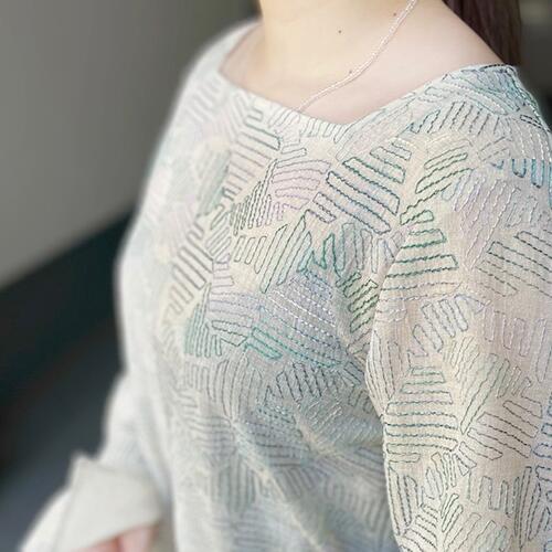 日々を彩る刺繍ブラウス