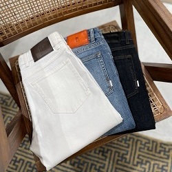 結局デニムを履きたくなる