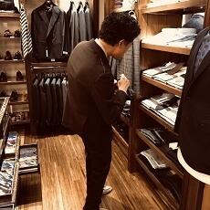 秋深き 隣は何を 着る人ぞ