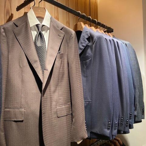 『　ドレスが楽しい季節です　』