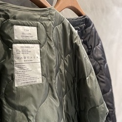 利便性の高いユニセックスに使える＜HYKE＞のライトアウター