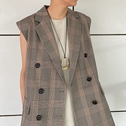 秋冬まで着たいベスト