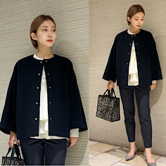 通勤も休日も大活躍！秋コーデが決まるライトアウター