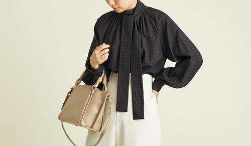 お仕事服にも秋の気分を