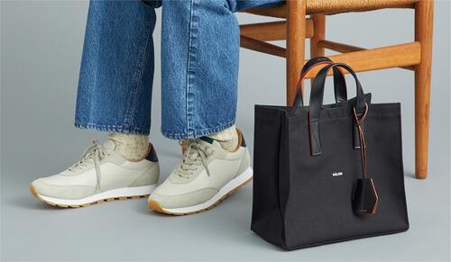 アーロンで揃える、春のバッグとスニーカー