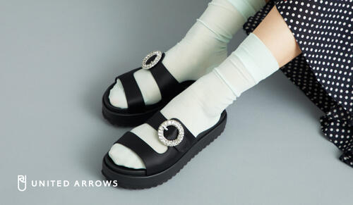 気分をあげてくれる、煌びやかな足元