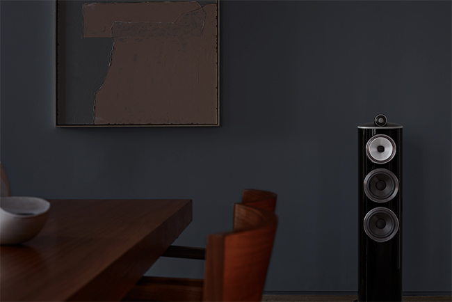 804-D4-Gloss-Black-Dining-Room-Front-Detail-Night.jpg
