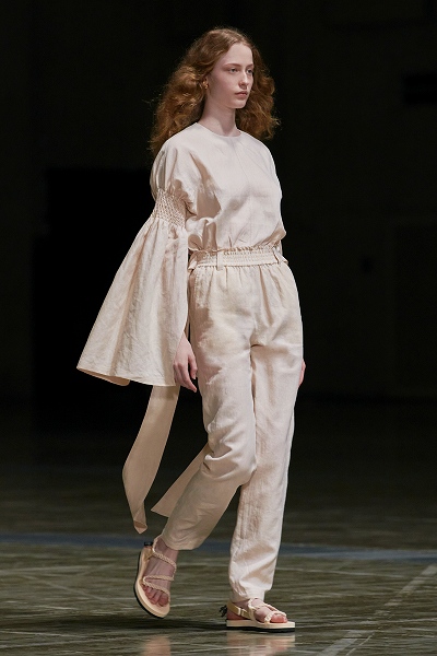 画像⑥HYKE_SS23_Look30s.jpg