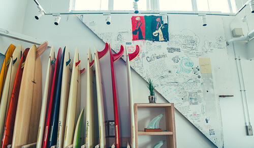 移転リニューアルした"伝説的"サーフショップ「California General Store」が打ち出す、ローカライゼーションな店づくりとは。