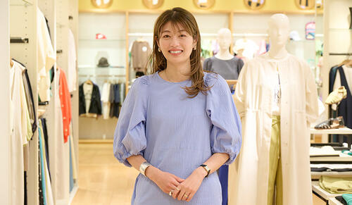 販売員と在店VMDを兼務。スペシャリストが打ち出す店づくりのポリシー。