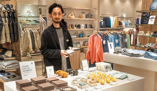 極美品✨ユナイテッドアローズ 近年モデル スーツ 紺 ネイビー 無地 背抜 48 基本のネイビースーツをもう一度 | UNITED ARROWS PERSONAL ORDER